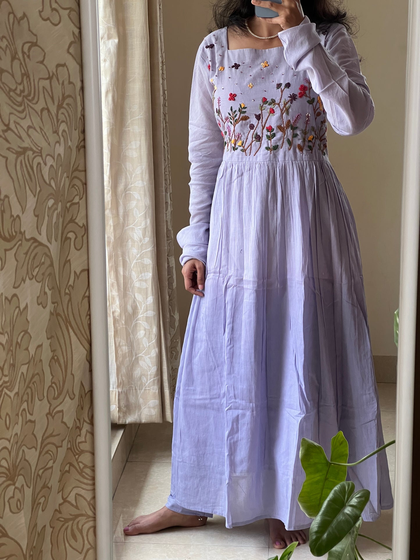 #9142 Mulmul purple shaded 2 piece dress set with hand embroidery