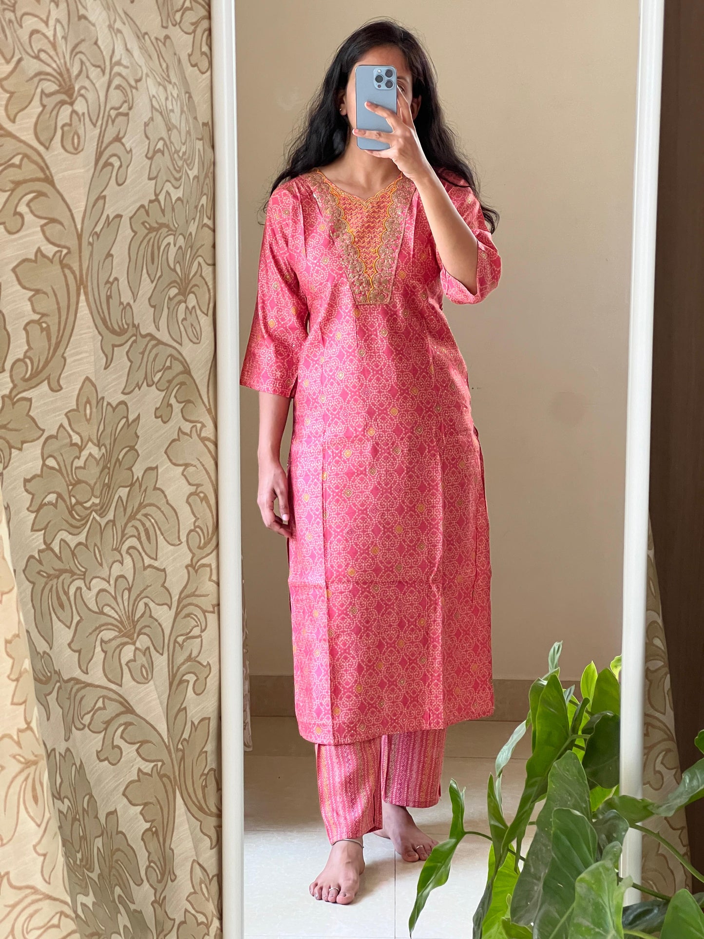 9013 - Muslin Silk V-neck Bandhini