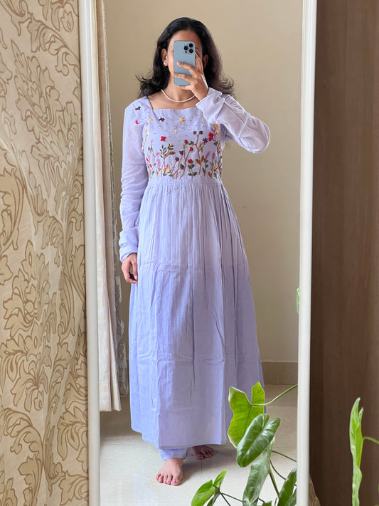 #9142 Mulmul purple shaded 2 piece dress set with hand embroidery