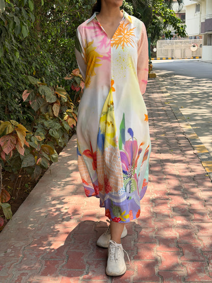 A0731 Floral-inspired dress that radiates cheerful summer energy. (As this is a digital printed running fabric prints will vary slightly from size to size.)