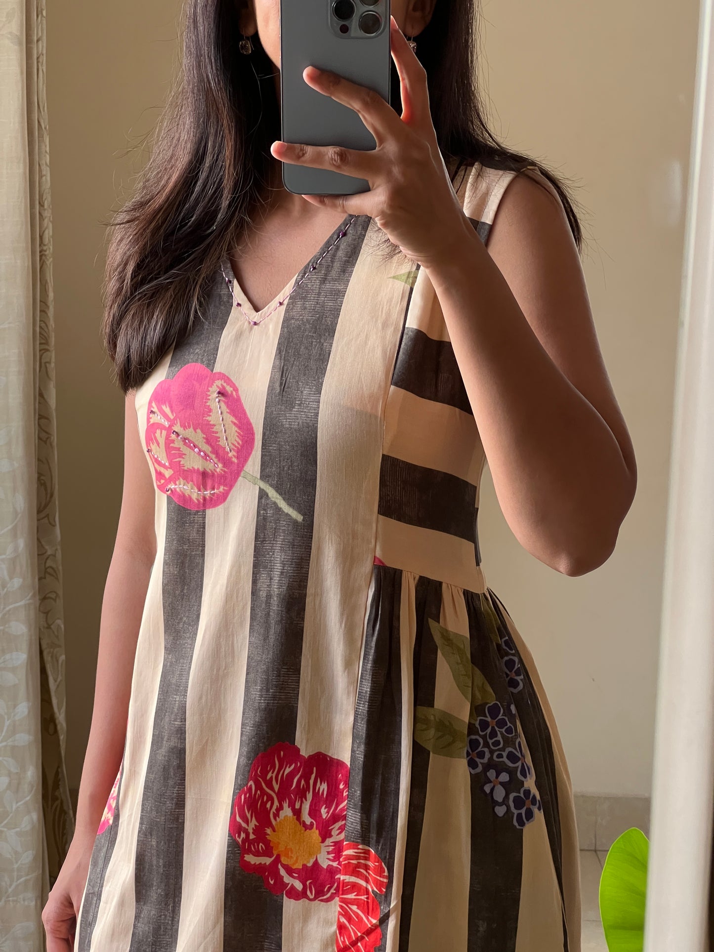 A0575 black & cream stripes floral printed one piece dress with side gathers