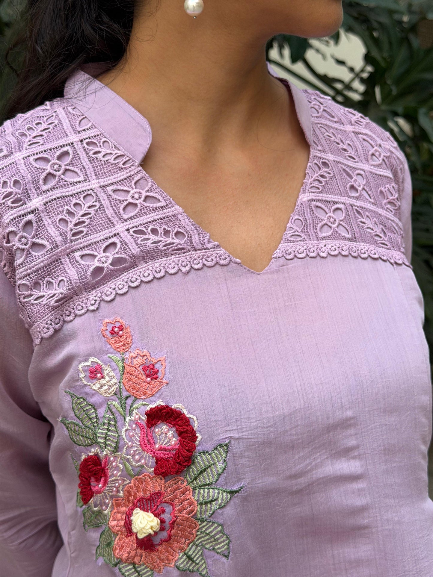A0662 lavender Mul cahnderi coord set with machine embroidery detailing & lace work patch at the shoulder part. These are one sizes down so mentioned tag size vs actual size 38-36,38-40,40-42,42-44,44-46