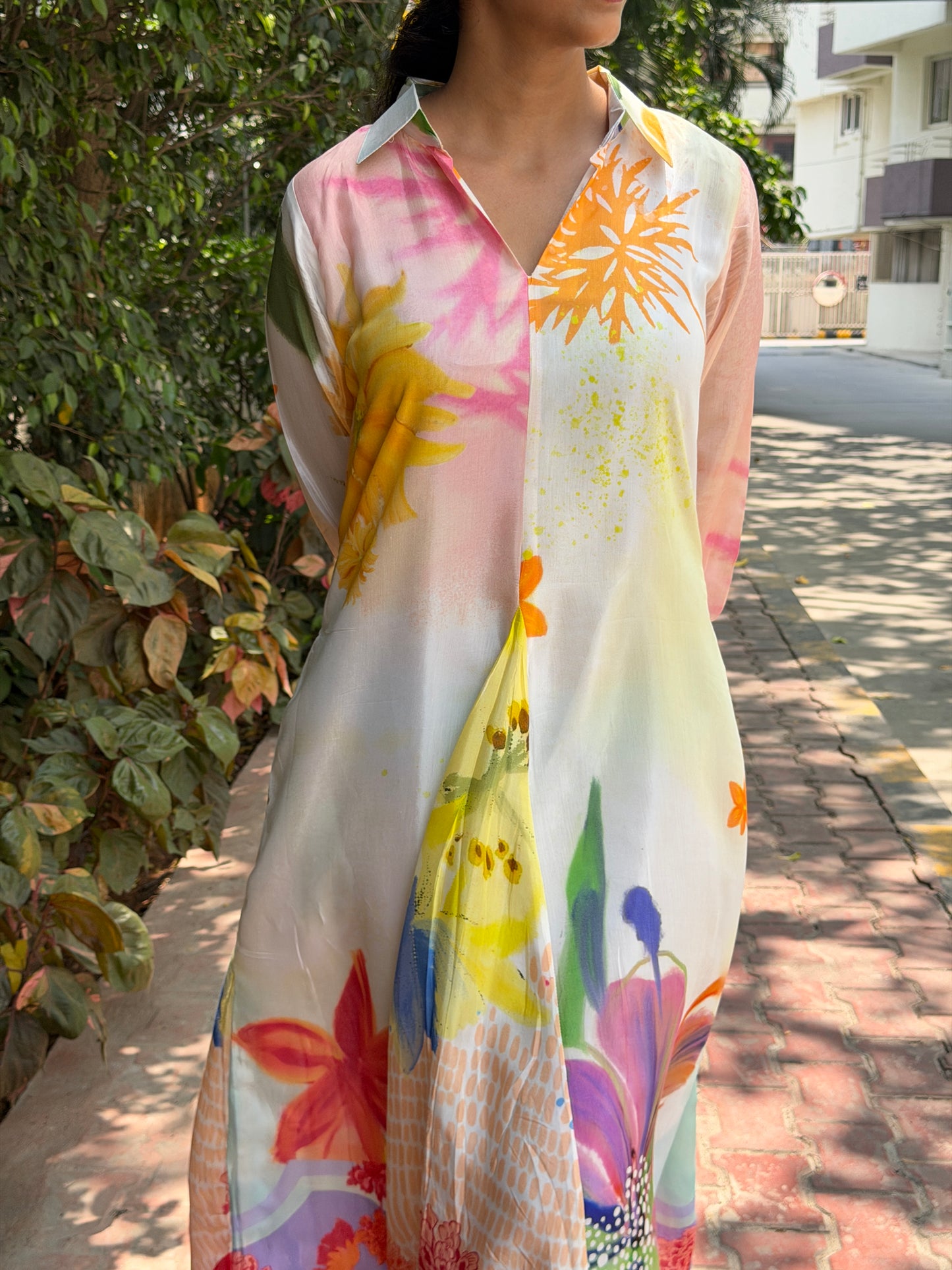A0731 Floral-inspired dress that radiates cheerful summer energy. (As this is a digital printed running fabric prints will vary slightly from size to size.)
