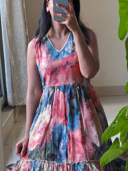 A0628 multi colour floral mul cotton frock comes with complete lining & sleeves are provided inside