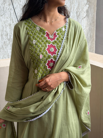 A0813 Soft MulCotton 3pc set with hand paint and kanta detailing