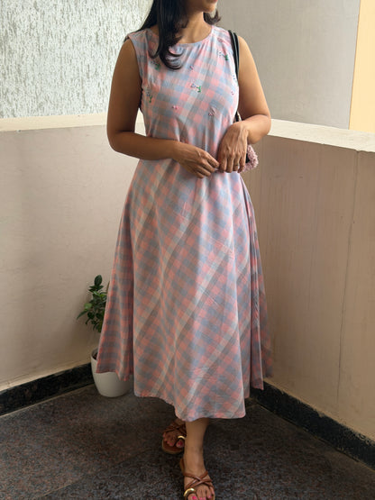 A0775 The checkmate. Mul cotton nude palette checks A-line dress.
