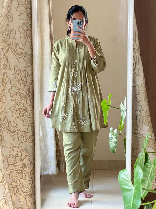 A0345 green Mulmul coord set with pearl work detailing