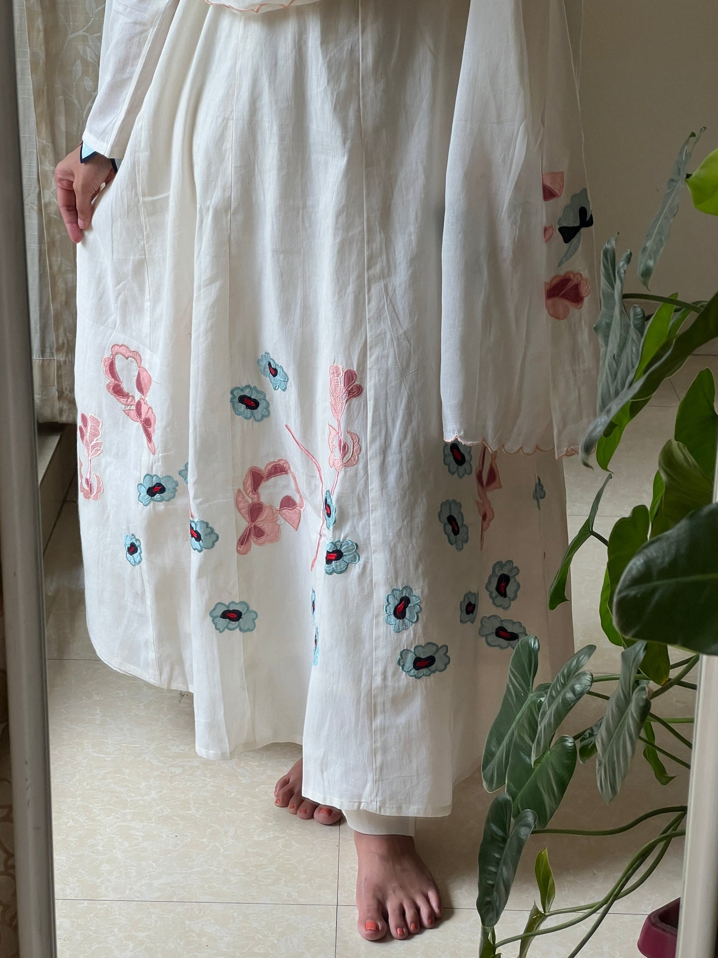 A0468 beautiful White 3pc set with applique work detailing