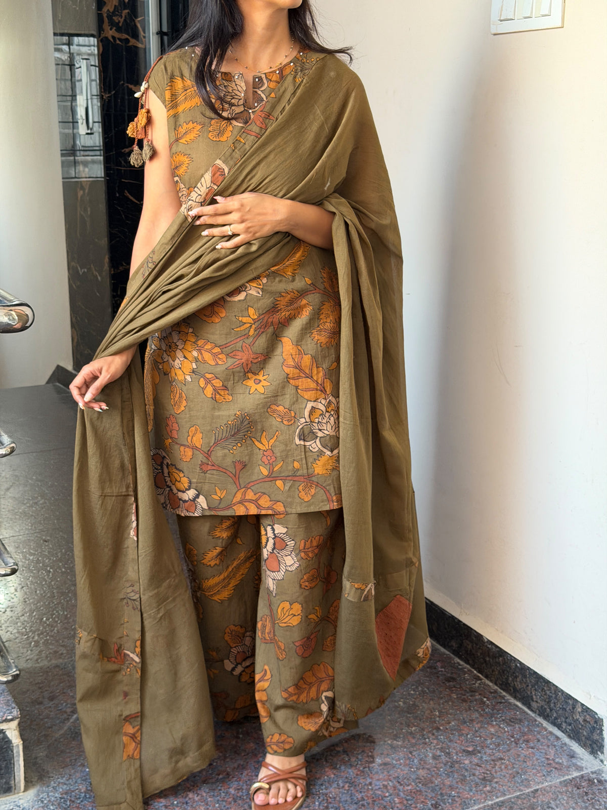 A0867 Kalamkari 3pc set with applique work detaining