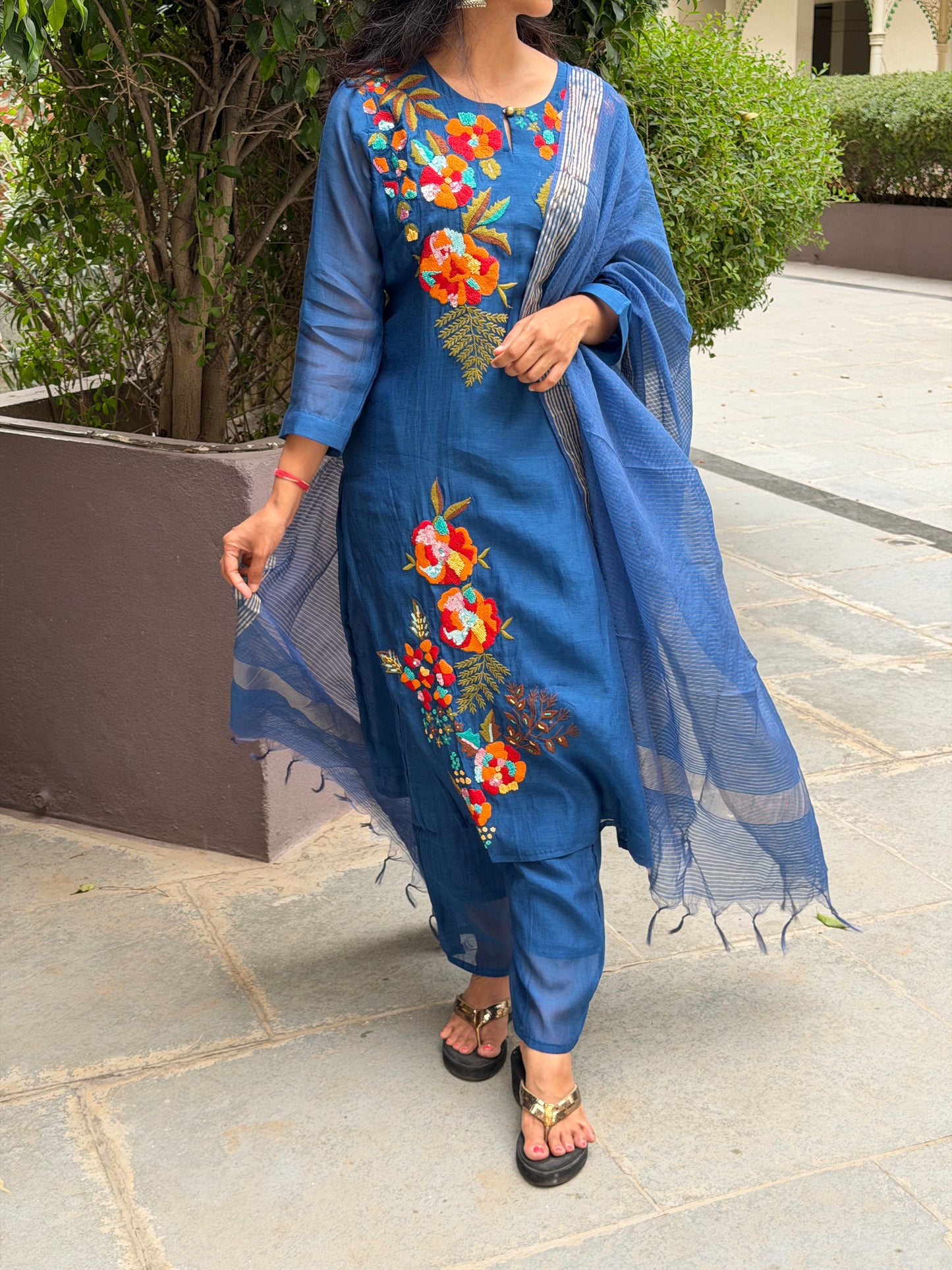 A0683 Mul Chanderi 3pc set with beautiful floral work detailing with Kota duppata