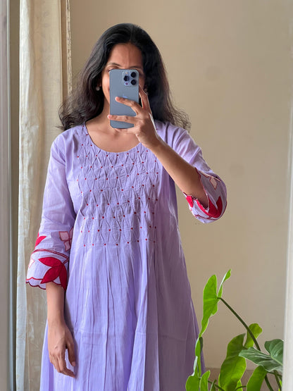 A0131 Mulmul lavender shade with applique work detailing