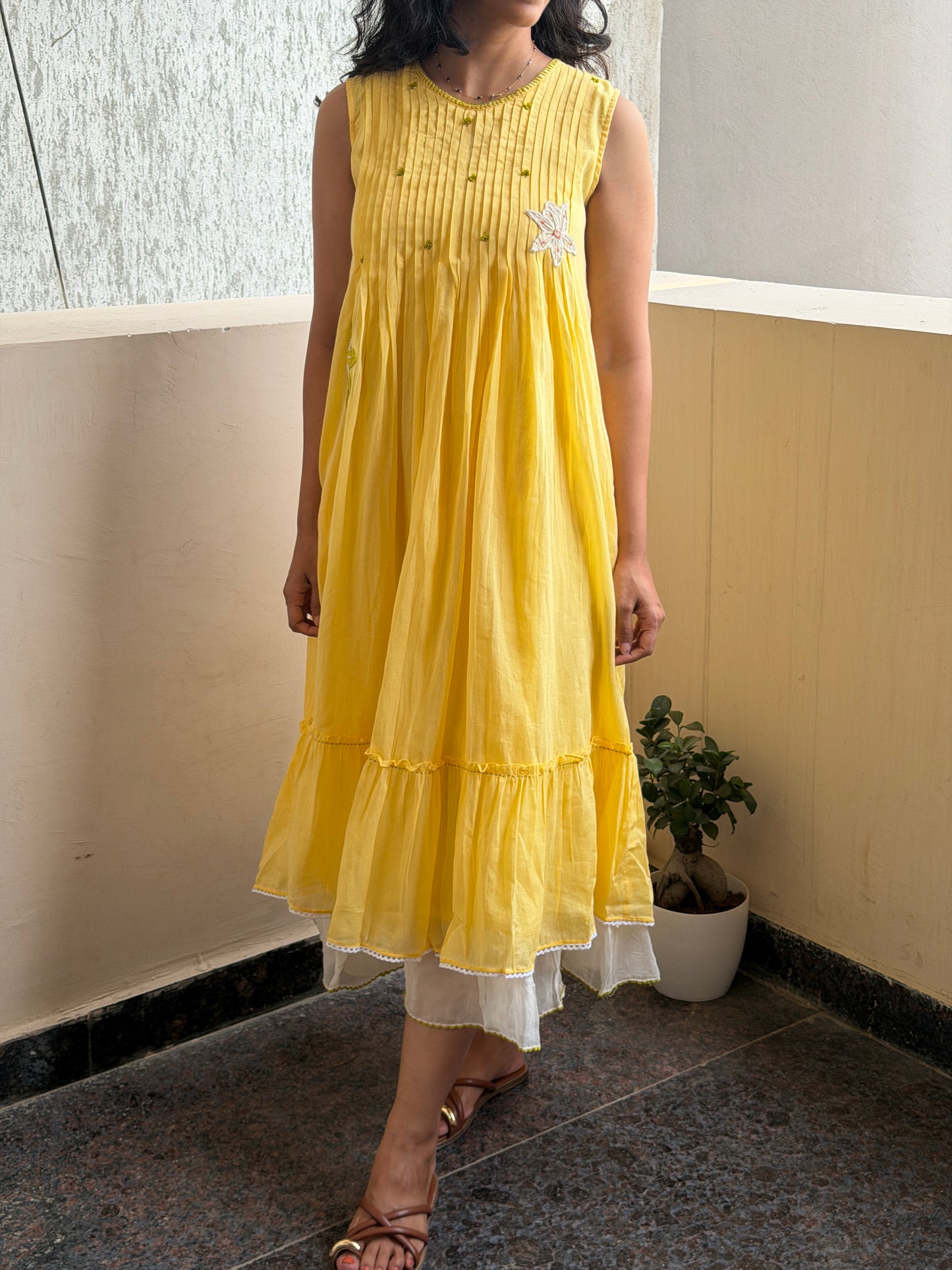 A0756 Honey 🍯 Bee Mul Cotton dress with pockets