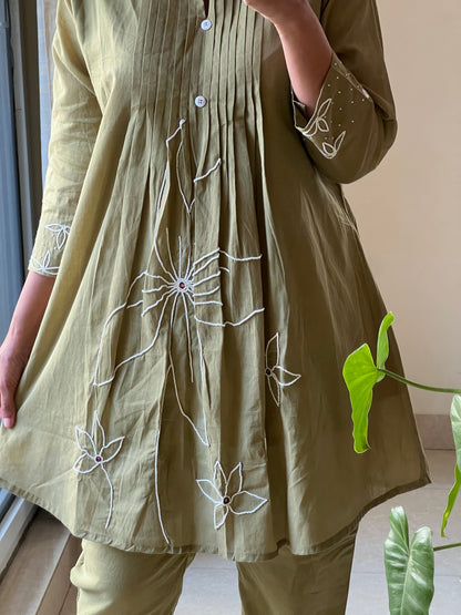 A0345 green Mulmul coord set with pearl work detailing