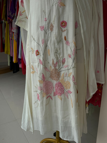 A0712 Half white 3pc set with complete multi colour kanta work