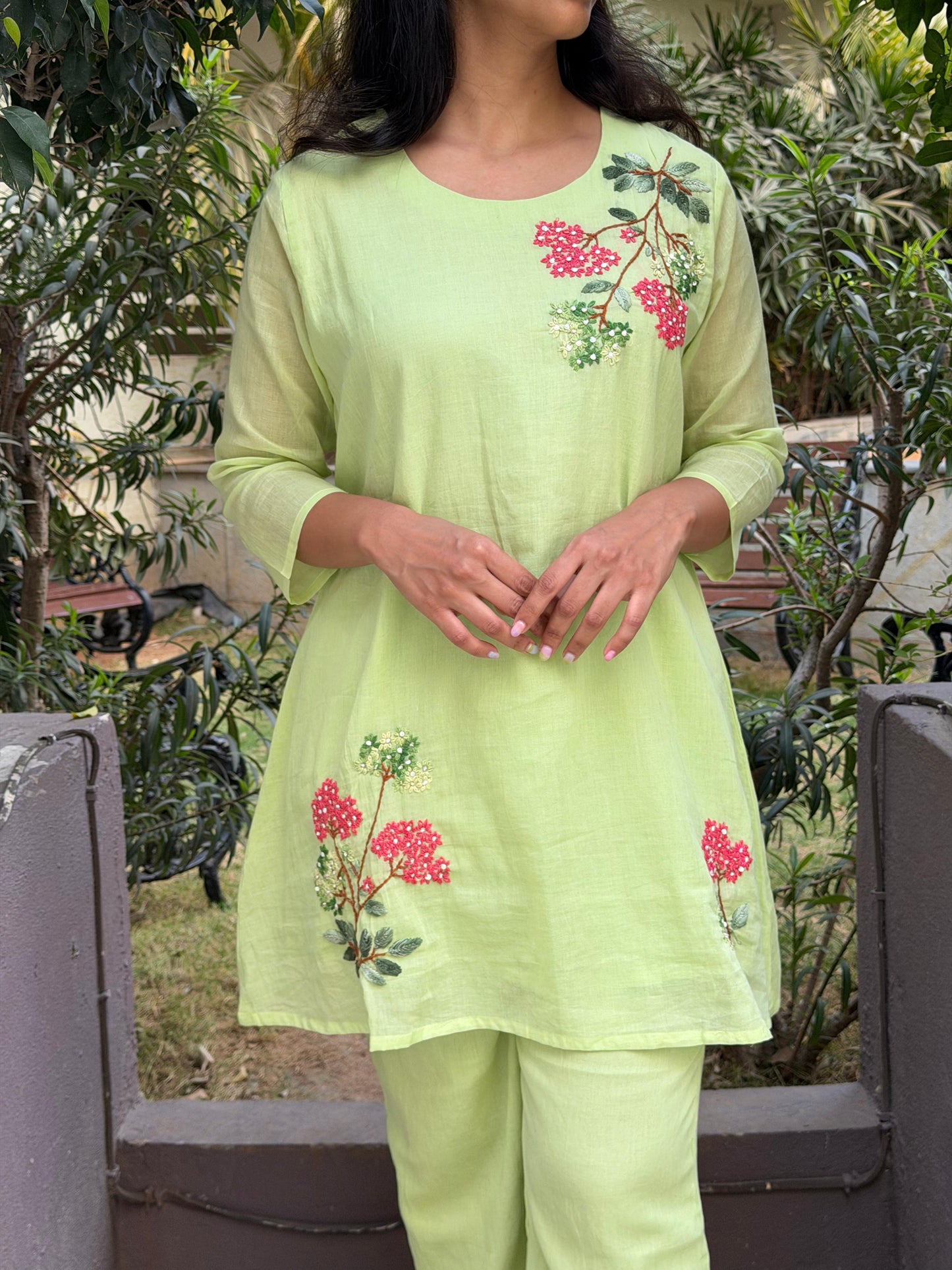 A0668 green mul cotton coord set with hand embroidery detailing. These are one sizes down so mentioned tag size vs actual size 38-36,38-40,40-42,42-44,44-46