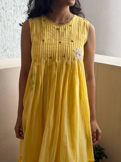 A0756 Honey 🍯 Bee Mul Cotton dress with pockets