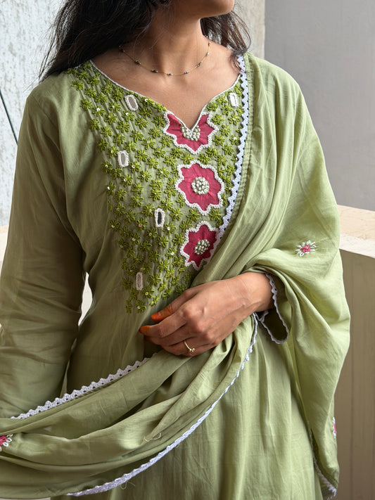 A0813 Soft MulCotton 3pc set with hand paint and kanta detailing