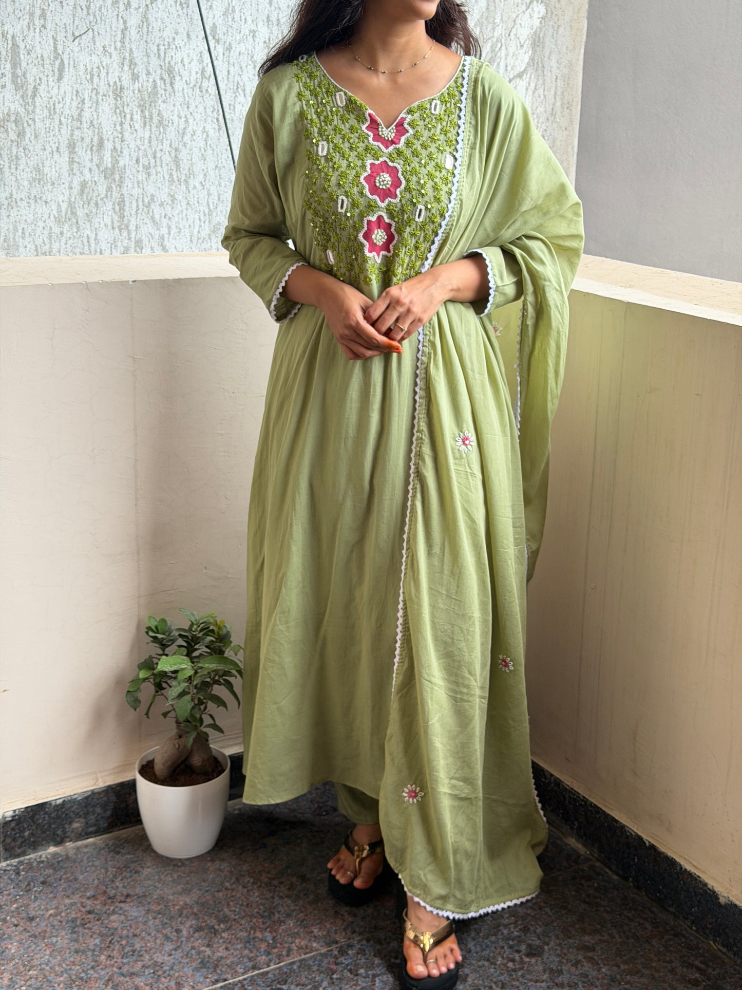 A0813 Soft MulCotton 3pc set with hand paint and kanta detailing