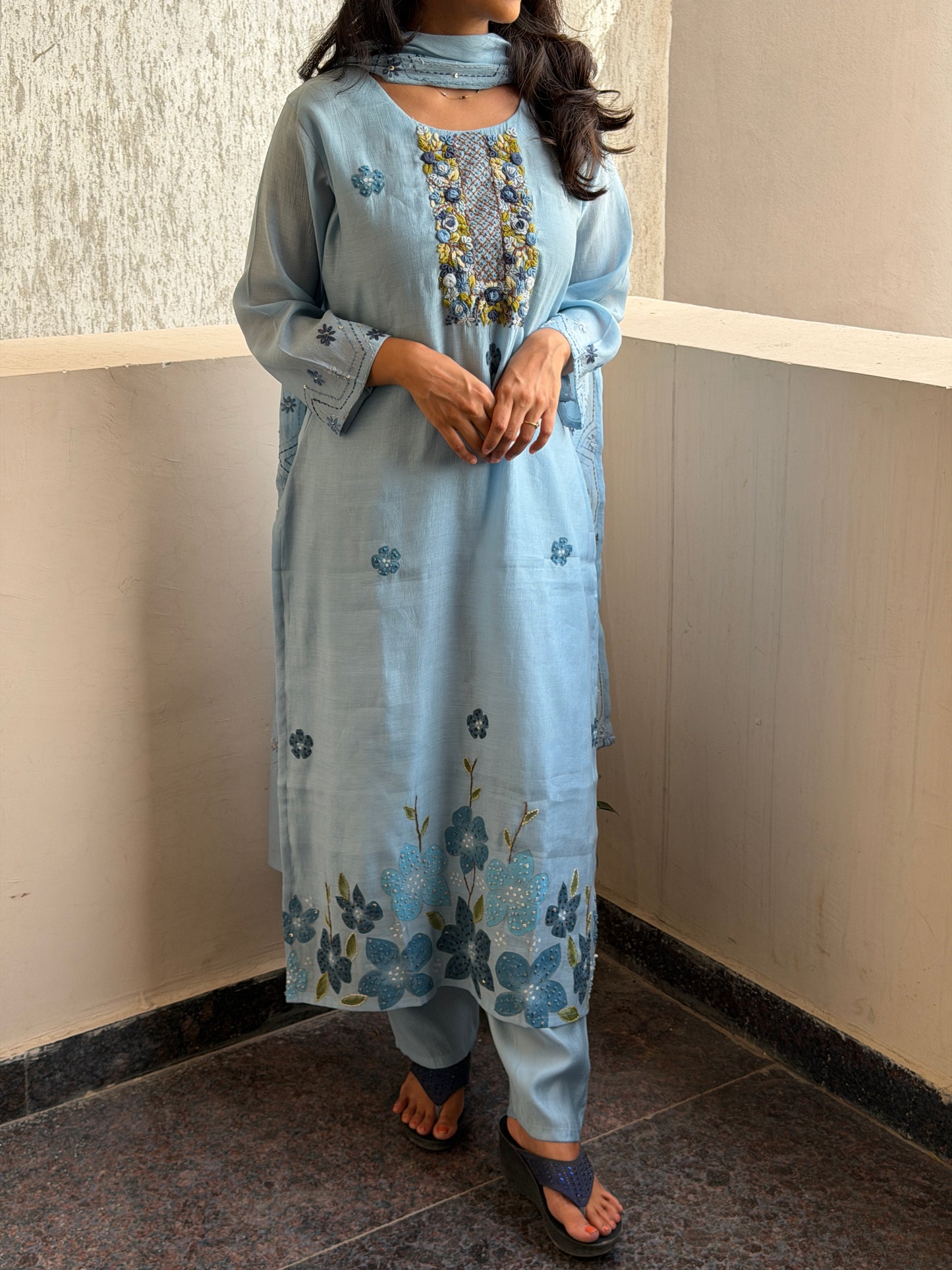 A0770 Vintage Mul Chanderi 3pc in Blue shade.