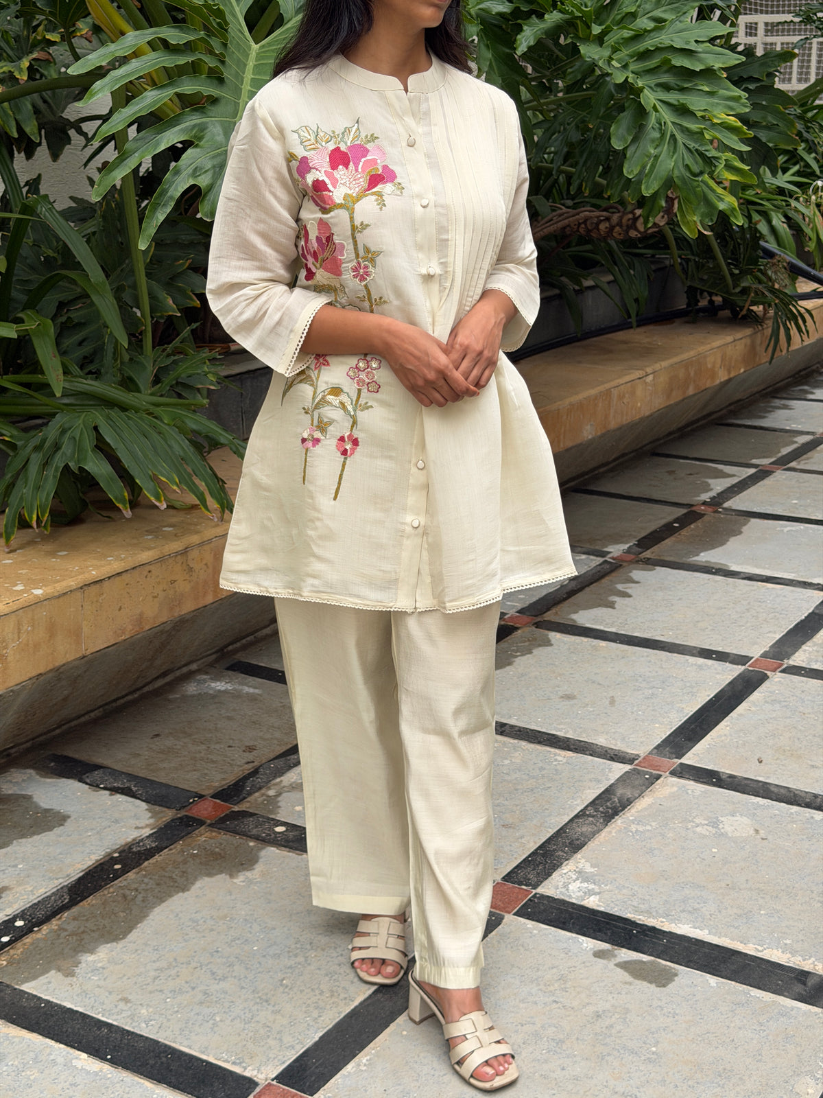 A0831 Mul Chanderi Cream cord set with embroidery detailing with pleats pattern