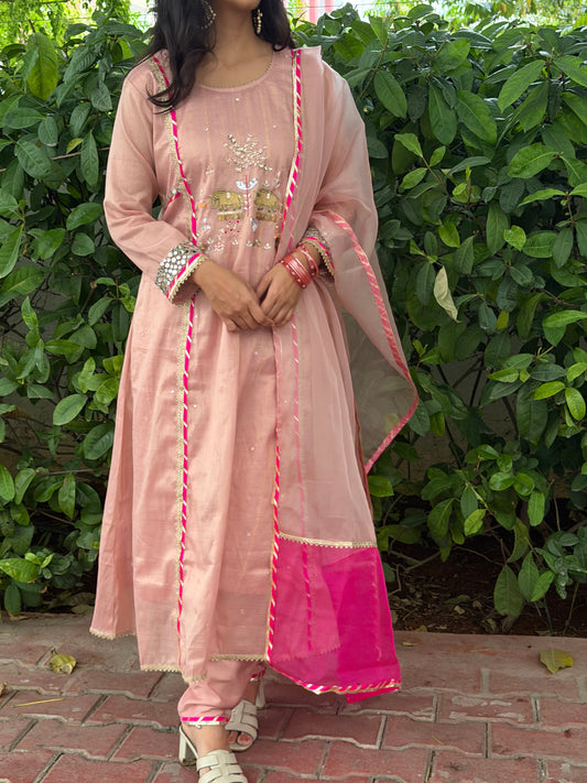 Mul tissue 3pc set with festive vibe