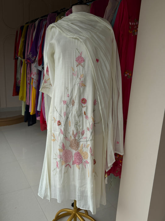 A0712 Half white 3pc set with complete multi colour kanta work