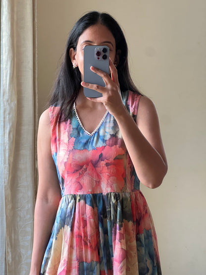 A0628 multi colour floral mul cotton frock comes with complete lining & sleeves are provided inside