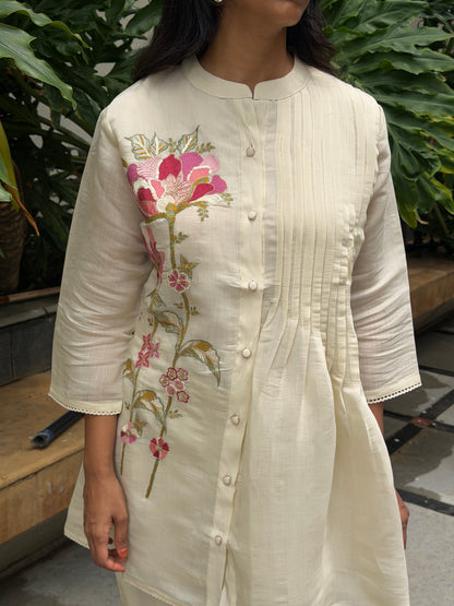 A0831 Mul Chanderi Cream cord set with embroidery detailing with pleats pattern