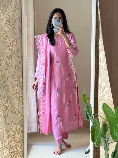 A0557 pink mul chanderi Aline 3 piece dress with Kantha work detailing all over the dress & duppatta( in pictures it’s looking straight cut but it’s Aline style )
