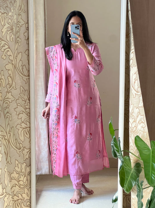 A0557 pink mul chanderi Aline 3 piece dress with Kantha work detailing all over the dress & duppatta( in pictures it’s looking straight cut but it’s Aline style )