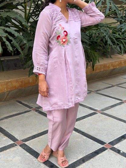 A0662 lavender Mul cahnderi coord set with machine embroidery detailing & lace work patch at the shoulder part. These are one sizes down so mentioned tag size vs actual size 38-36,38-40,40-42,42-44,44-46